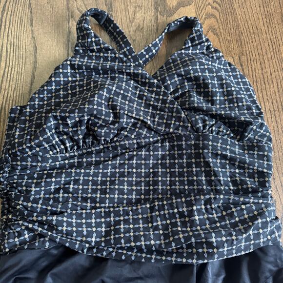 Lands End x Miraclesuit Black Geometric One Piece Swim Suit Womens Plus Size 20W - Picture 3 of 9
